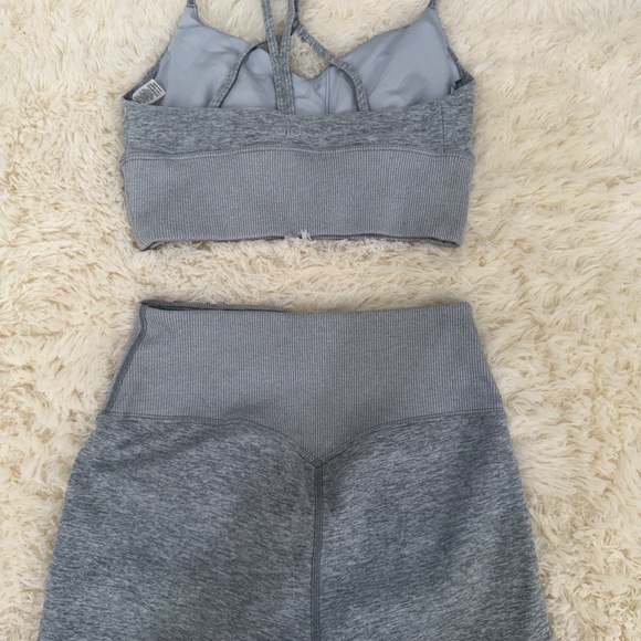 ALO Yoga Women's Gray Sports Bra Set - Picture 2 of 4